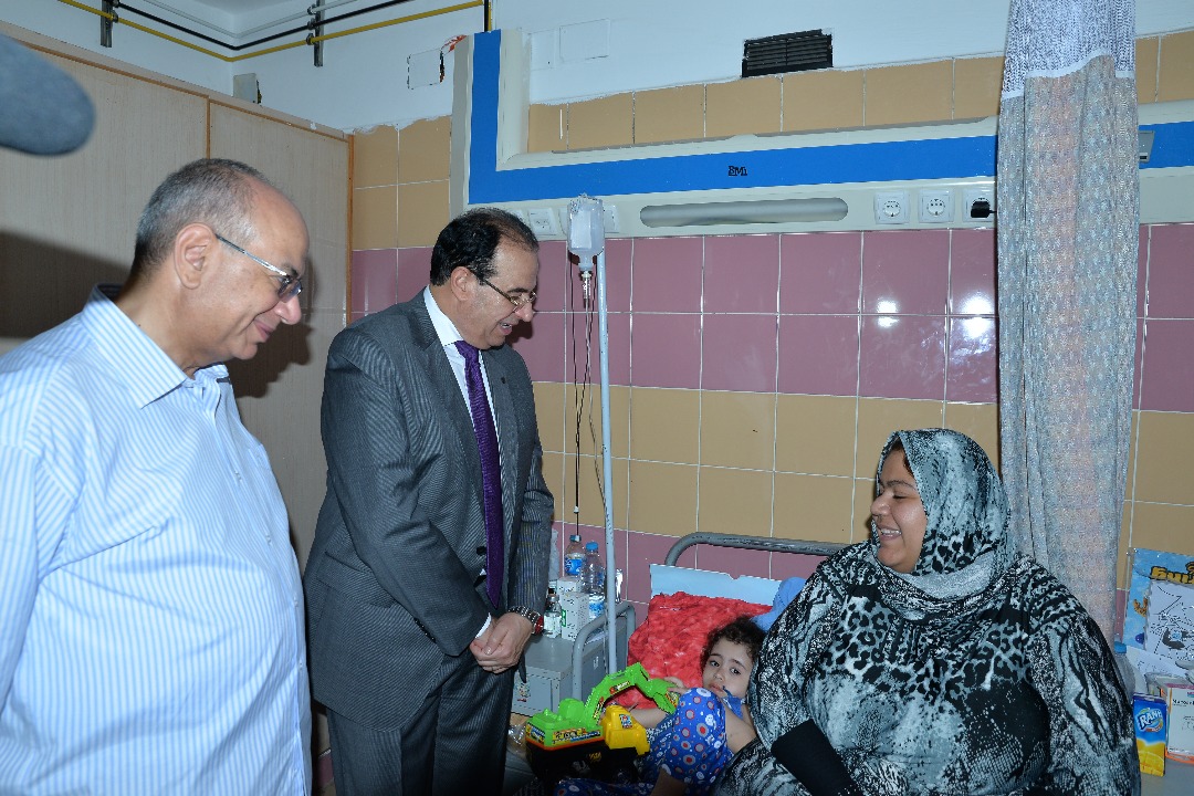 إفتتاح أحدث وحدة عناية مركزة للأطفال بمركز الأورام جامعة المنصورة بحضور عصام الحضري (4)