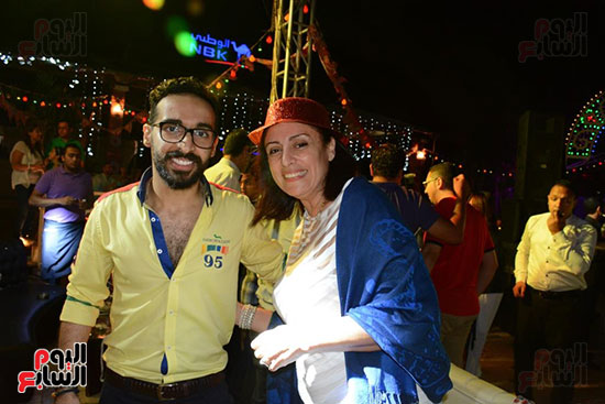 محمود الليثى وحمزة الصغير يشعلان حفل خيمة مولانا (60)