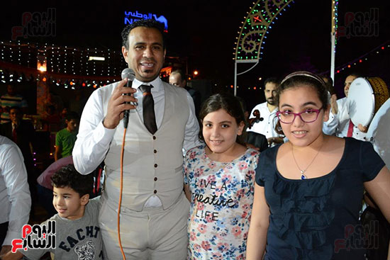 محمود الليثى وحمزة الصغير يشعلان حفل خيمة مولانا (30)