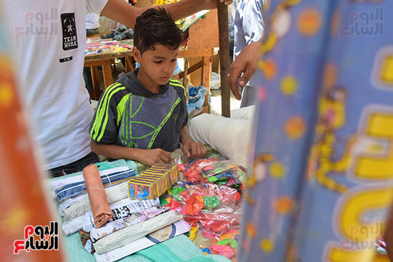 ألعاب الأطفال تزين سوق الموسكى استعدادا لعيد الفطر (17)