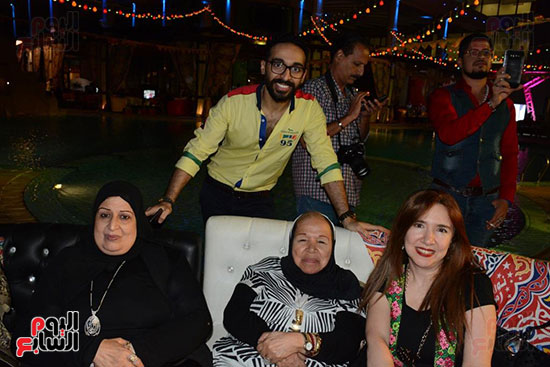 محمود الليثى وحمزة الصغير يشعلان حفل خيمة مولانا (57)