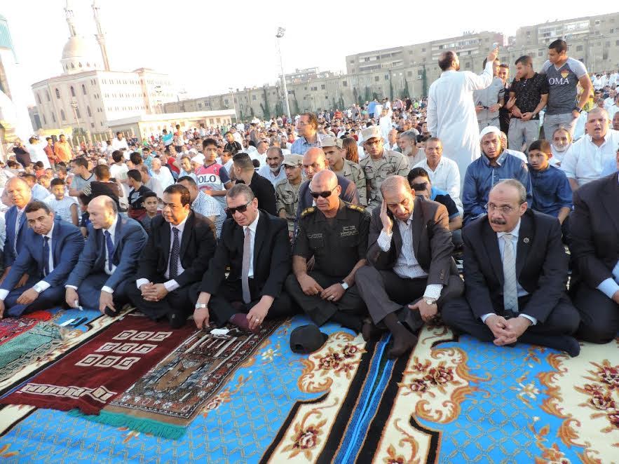 5-              مدير الأمن يؤدي صلاة العيد