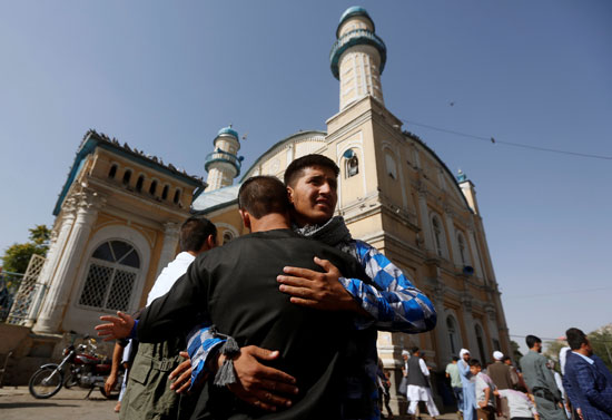  عناق المسلمين فى أفغانستان