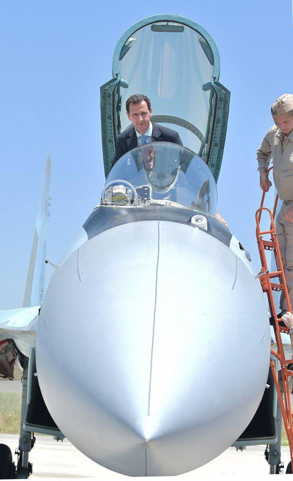 الأسد يستقل طائرة بالقاعدة الجوية الروسية