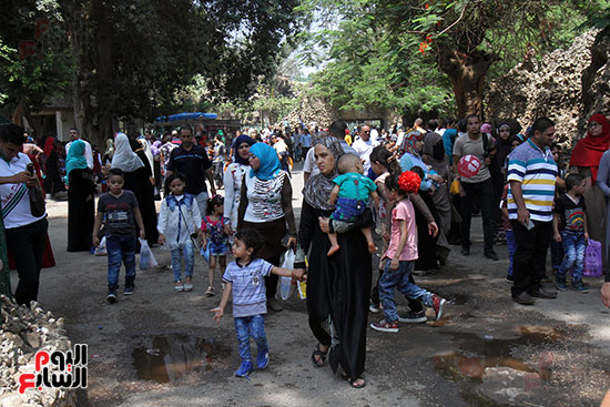 احتفالات المواطنين بثالث أيام العيد بحديقة الحيوان