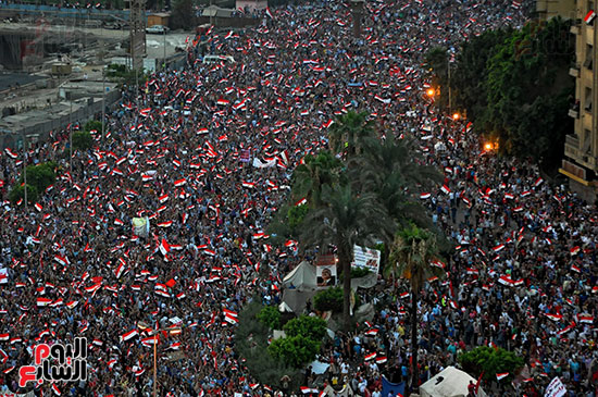 حشود ضخمة تطالب برحيل الإخوان