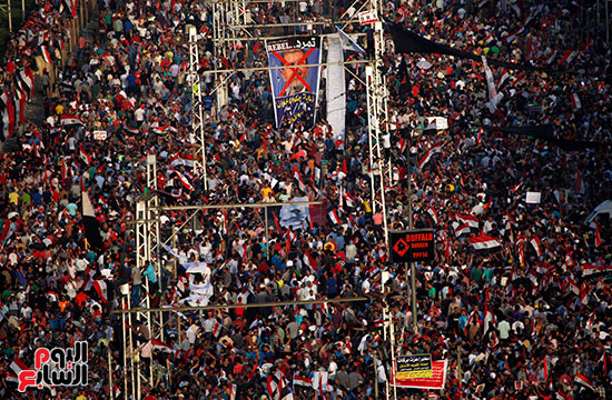المصريون يكتبون نهاية حكم الإخوان