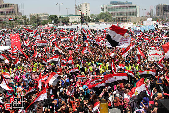 أعلام مصر تزين ميدان التحرير