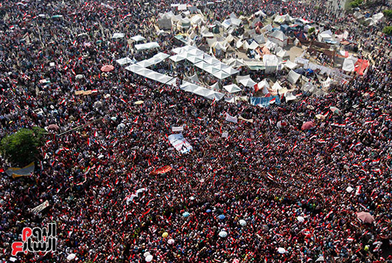 ملايين المصريين يطالبون بإسقاط نظام الإرهاب