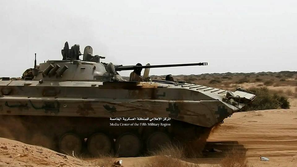 الجيش اليمنى يهاجم مواقع المليشيات فى وادى حيران باليمن