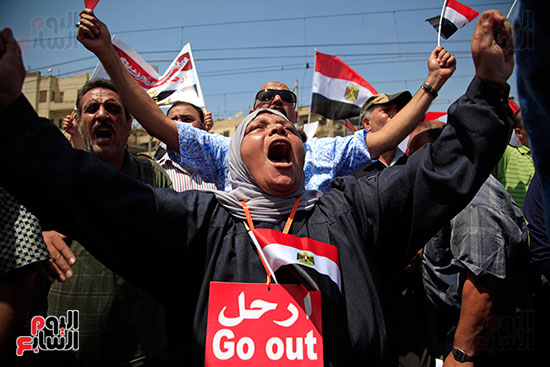 هتافات المصريين تلاحق عناصر الجماعة الإرهابية
