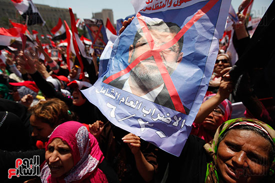 المرأة المصرية تهدد بالإضراب العام