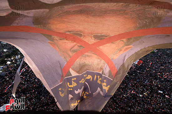 صورة المعزول مرسى ونهاية حكم الإخوان