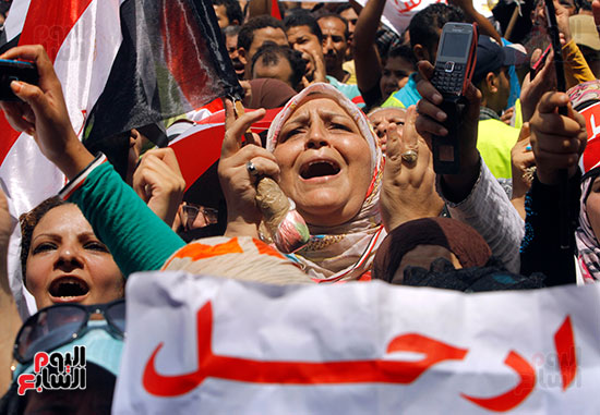 المرأة المصرية ترفع شعار ارحل