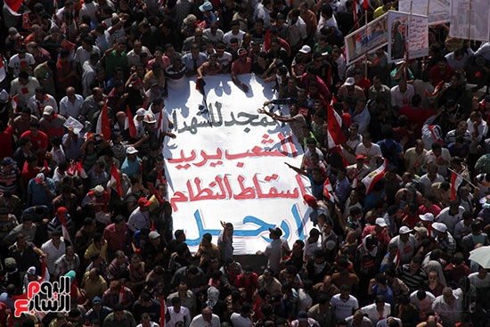 المجد للشهداء .. الشعب يريد إسقاط النظام
