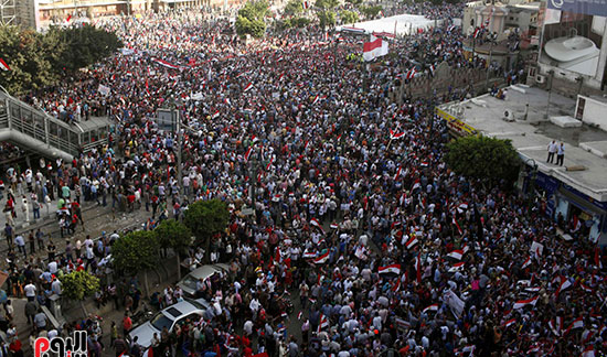 أعلام مصر تزين الشوارع والميادين