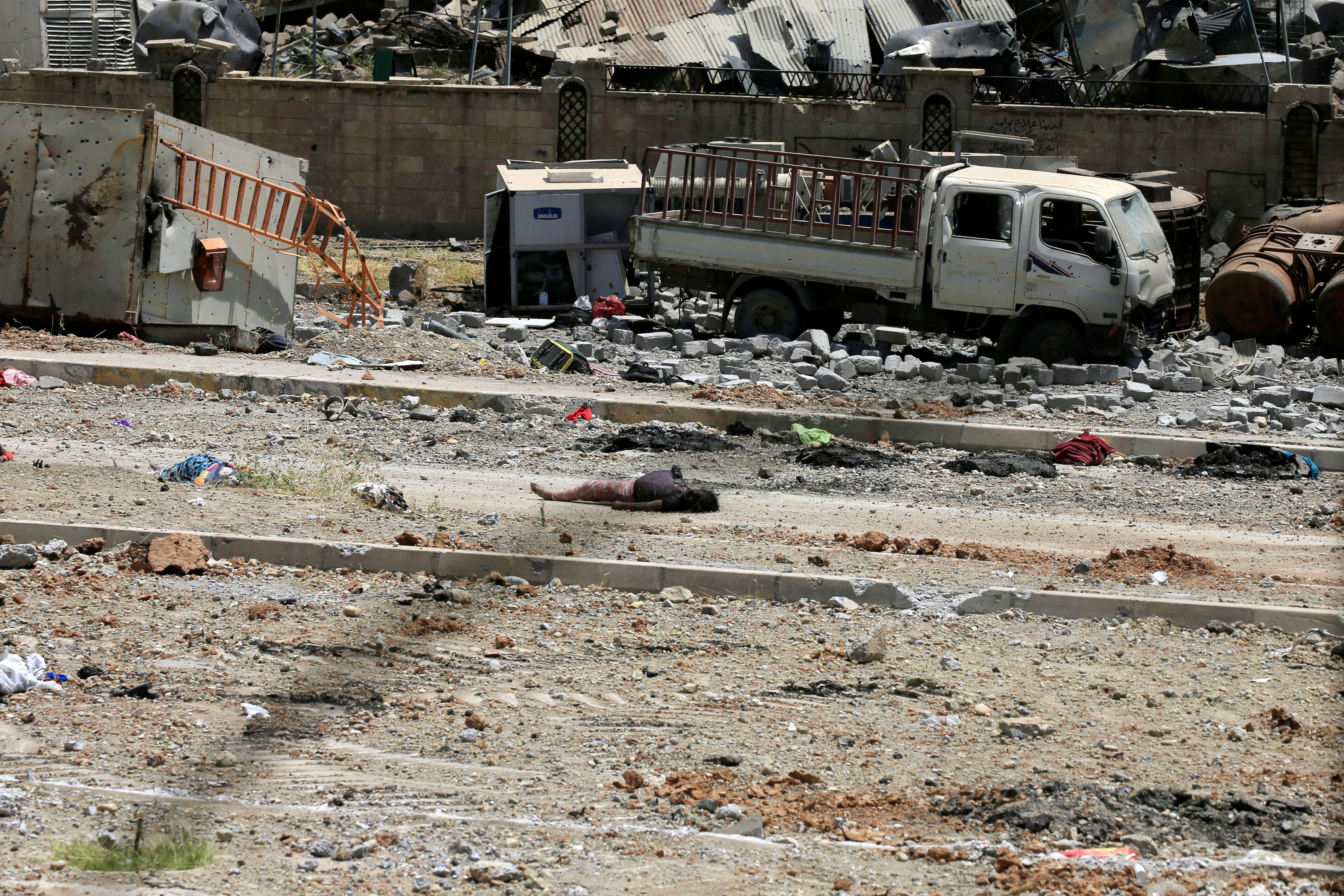 جثة في إحدى شوارع الموصل