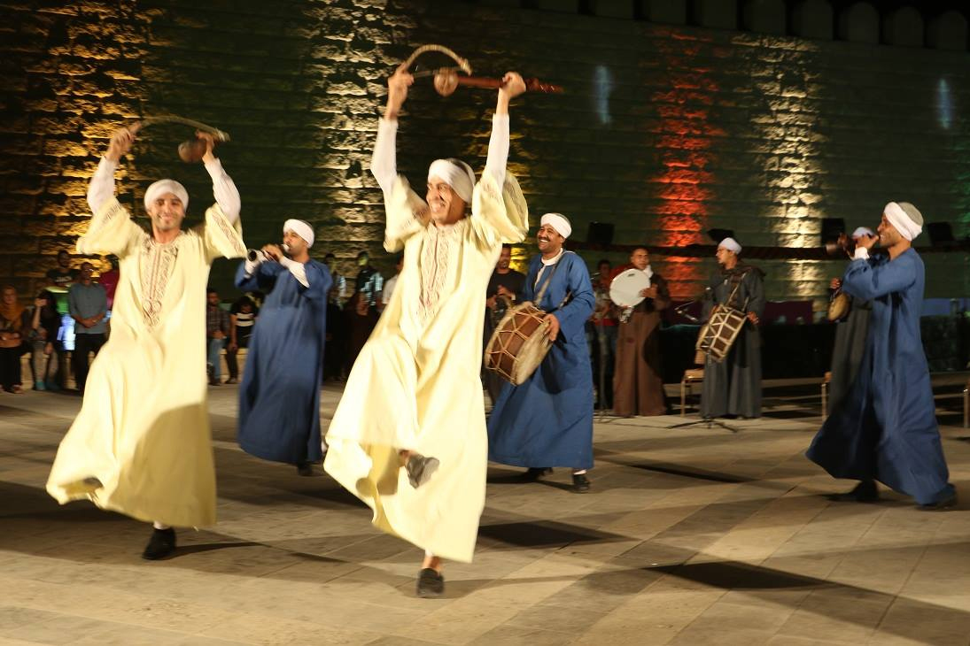 سوهاج للفنون الشعبية تشعل مسرح سور القاهرة (4)