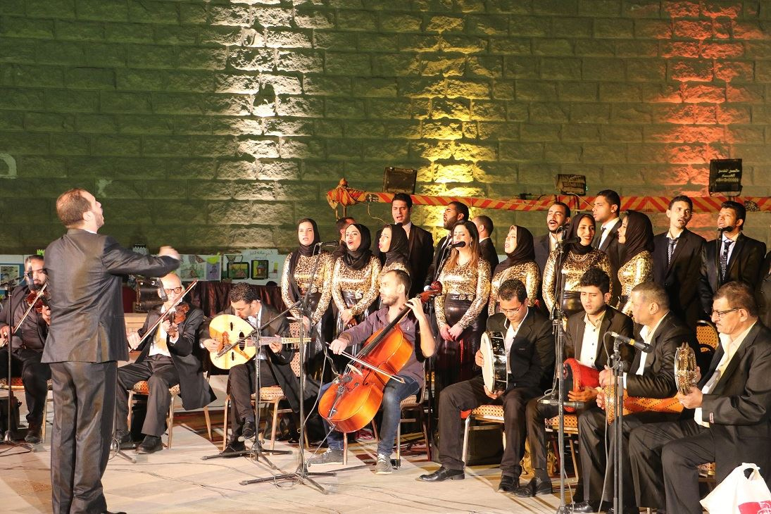 سوهاج للفنون الشعبية تشعل مسرح سور القاهرة (15)