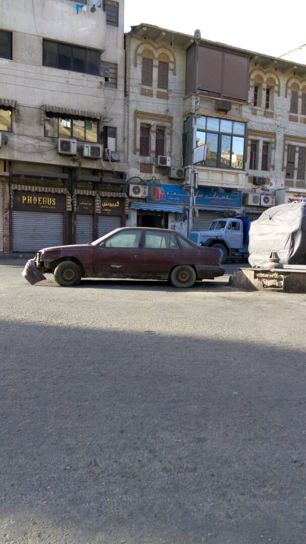 السيارة على بعد خطوات من قسم شرطة مصر الجديدة