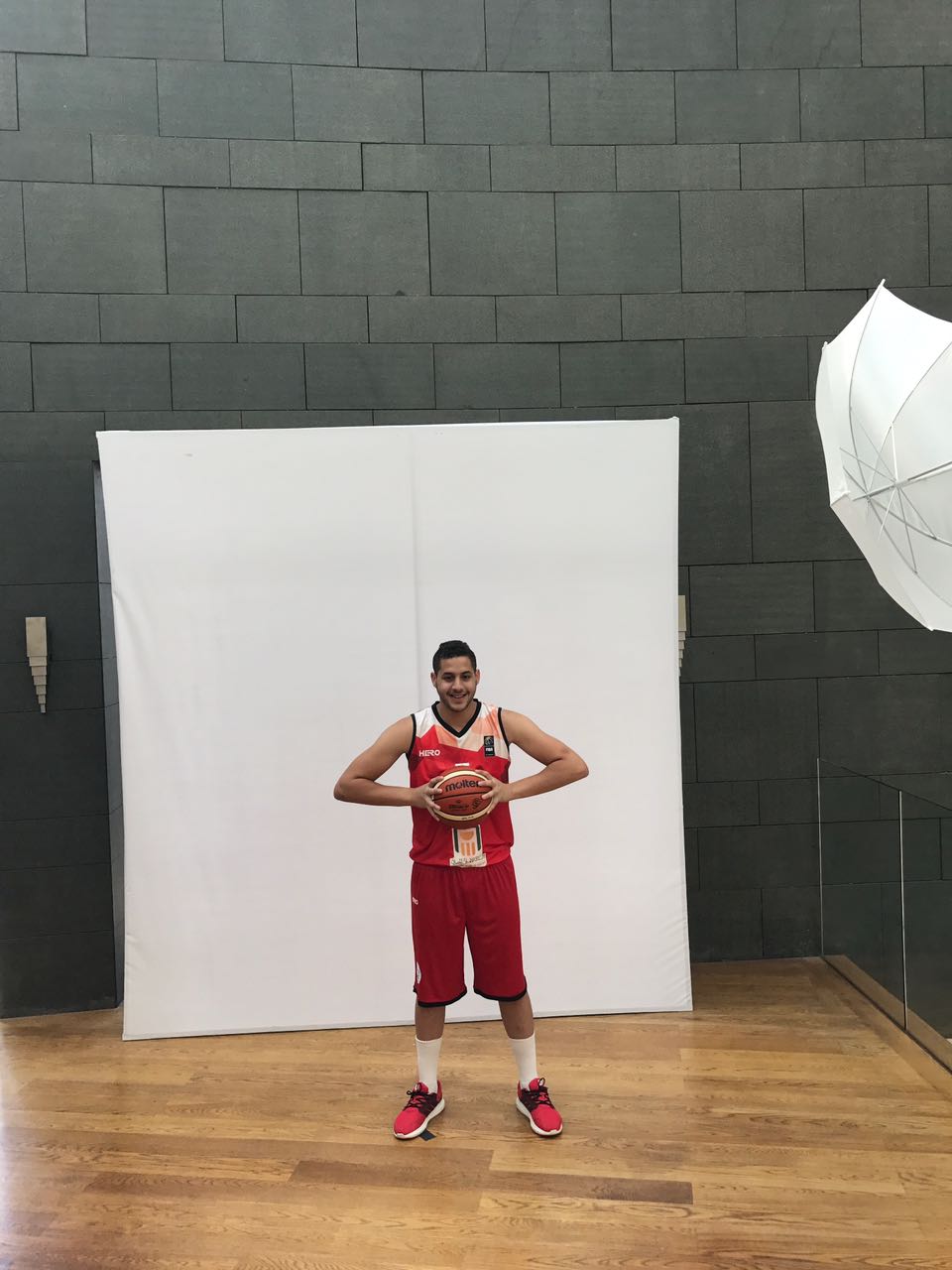 عمر عزب لاعب منتخب السلة