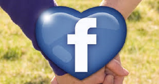 إعلان مراحل الحب على الفيس بوك