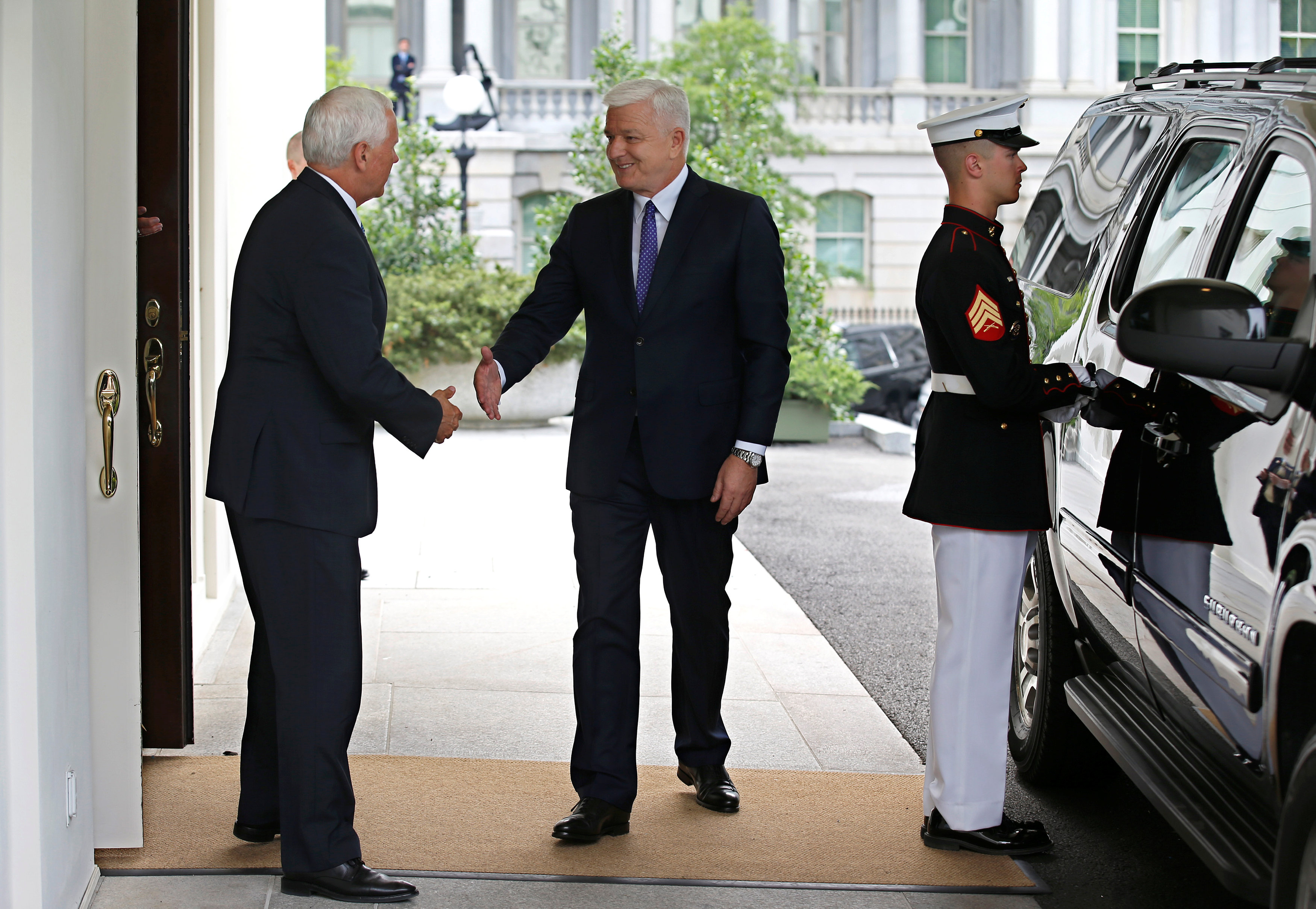 مراسم استقبال نائب الرئيس الامريكى لرئيس وزراء الجب الاسود