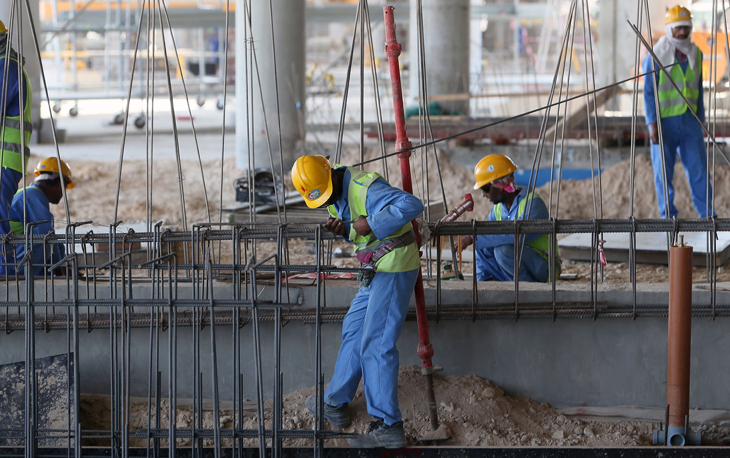 العمالة الاسيوية تعرضت للانتهاكات في قطر