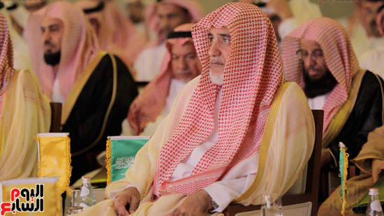 السعودية تطلق أكبر حملة لتوزيع مليار نسخة من كتيب السيرة النبوية أمام الحرم المكى (8)