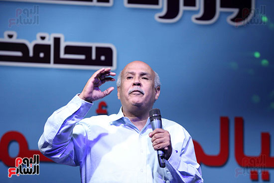 وزير التنمية المحليه يفتتح الخيمه الثقافيه بالاسمرات (5)