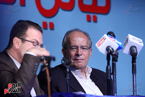 وزير التنمية المحليه يفتتح الخيمه الثقافيه بالاسمرات (27)