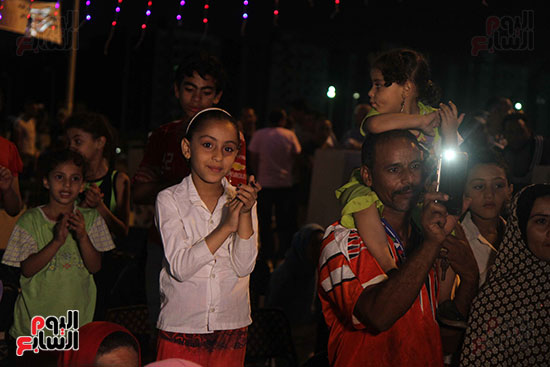 وزير التنمية المحليه يفتتح الخيمه الثقافيه بالاسمرات (14)