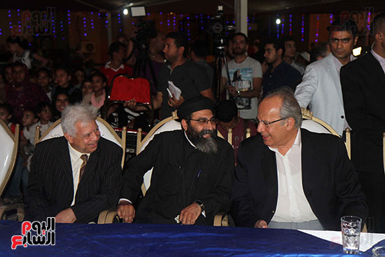 وزير التنمية المحليه يفتتح الخيمه الثقافيه بالاسمرات (21)