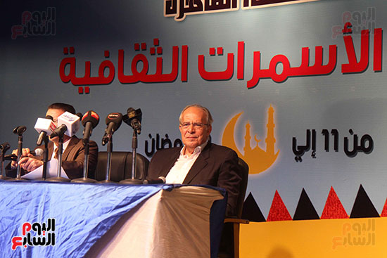 وزير التنمية المحليه يفتتح الخيمه الثقافيه بالاسمرات (20)