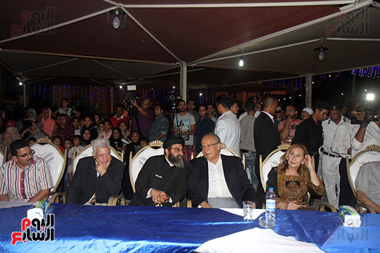 وزير التنمية المحليه يفتتح الخيمه الثقافيه بالاسمرات (22)