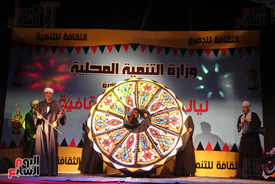 وزير التنمية المحليه يفتتح الخيمه الثقافيه بالاسمرات (10)