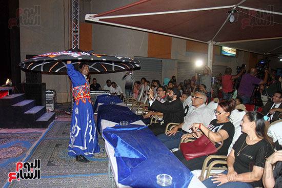 وزير التنمية المحليه يفتتح الخيمه الثقافيه بالاسمرات (11)