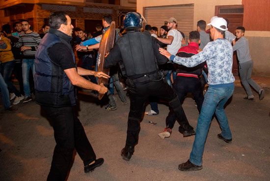 مواجهات بين المحتجين وقوات الأمن