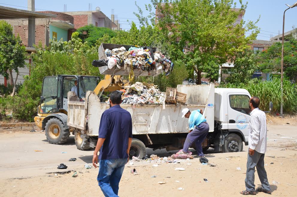 5- متابعة  رفع القمامة من شوارع المستقبل