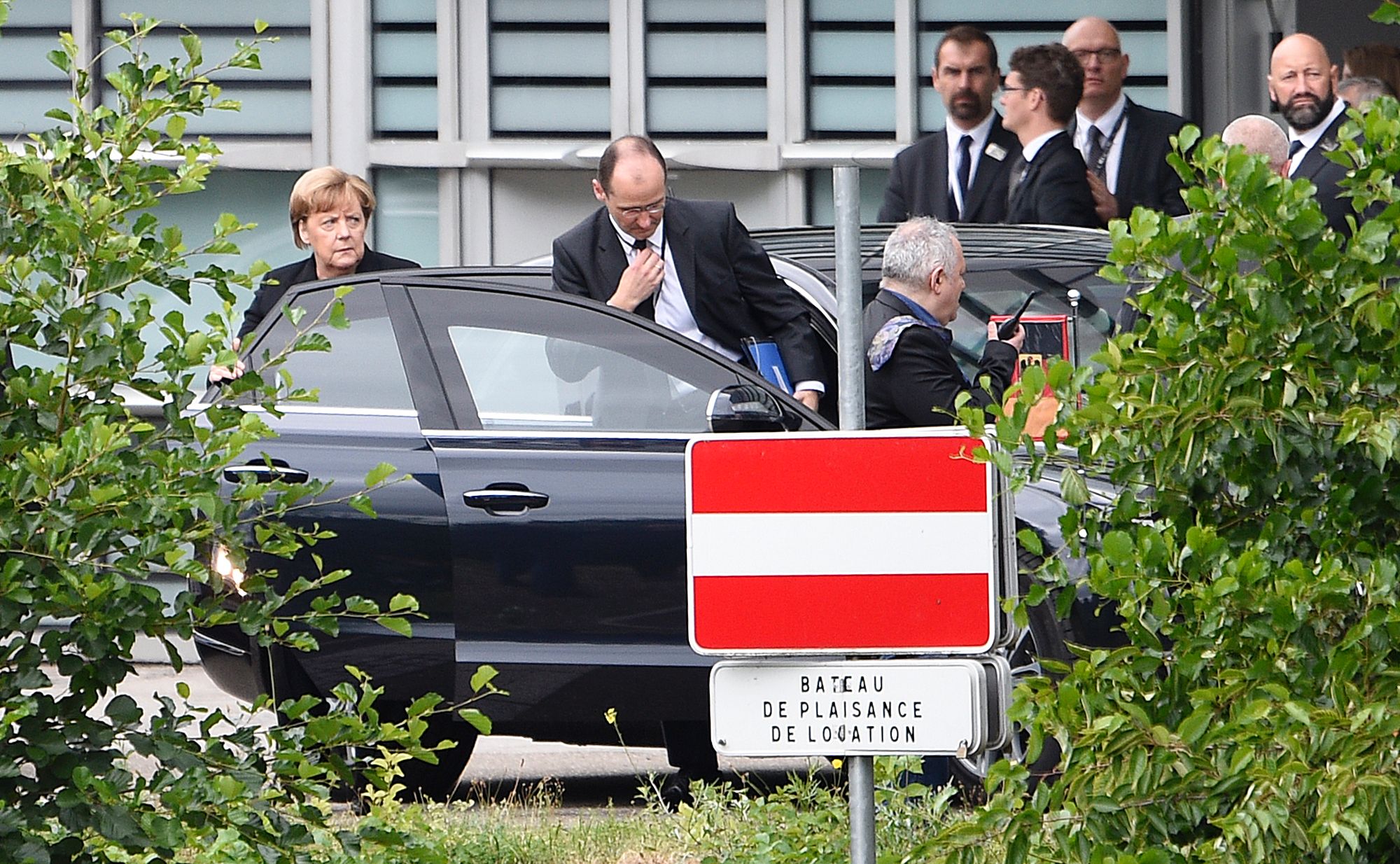 وصول المستشارة الألمانية مقر البرلمان الأوروبى