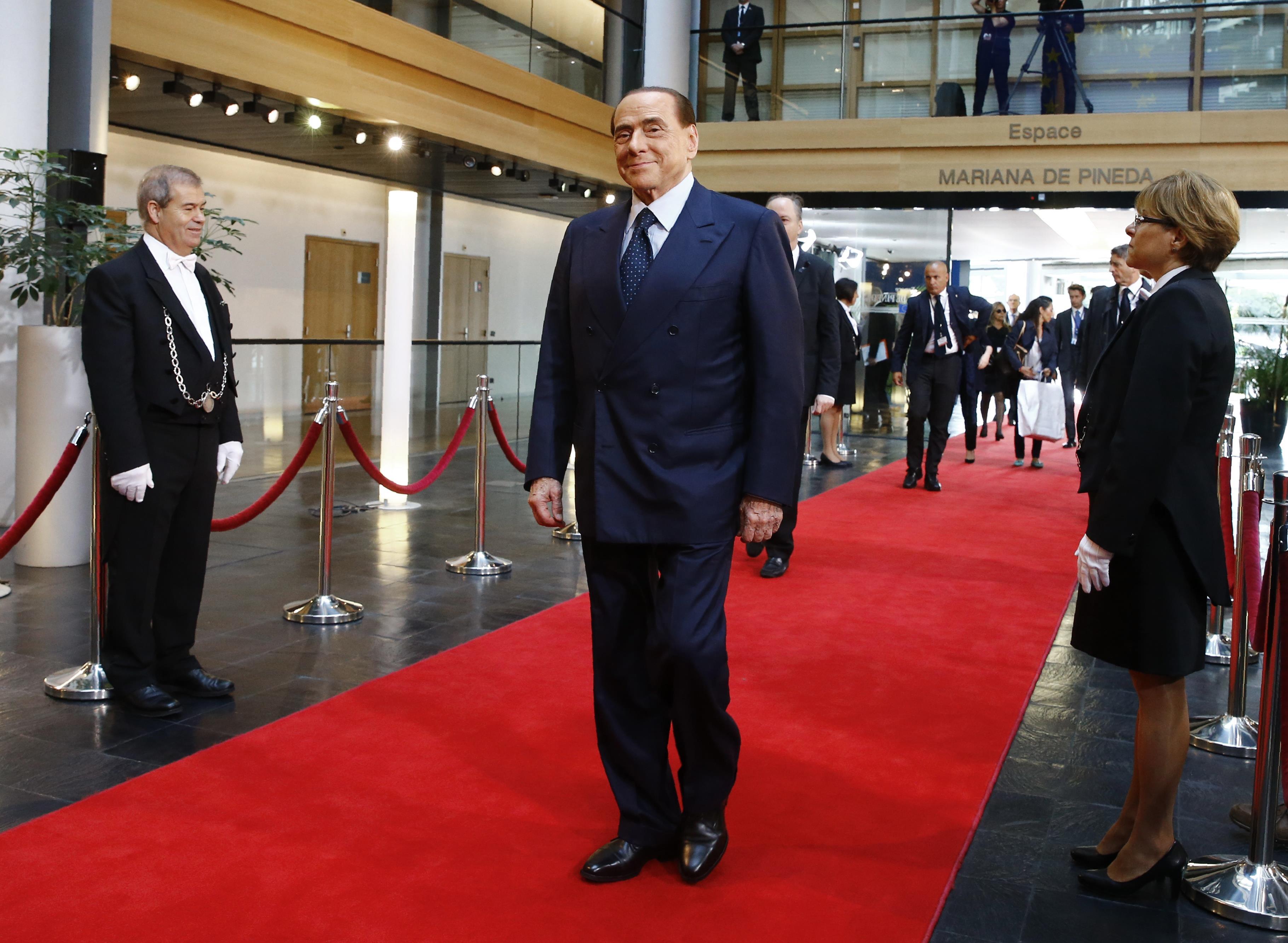 رئيس الوزراء الايطالى السابق  يصل مقر حفل التأبين