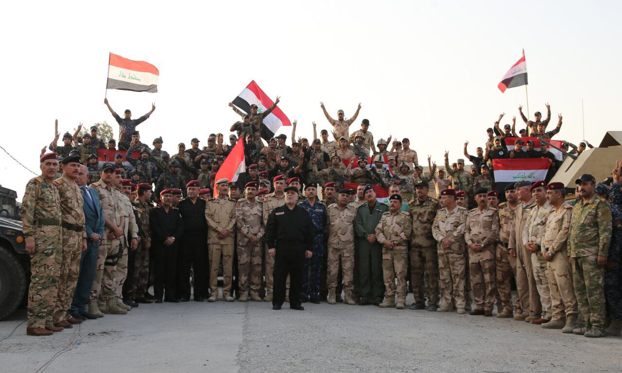 رئيس وزراء العراق يحتفل بتحرير الموصل من قبضة داعش