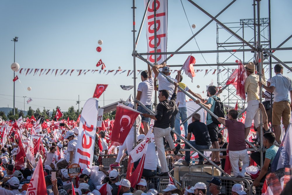 تظاهرة مليونية ترفع شعار العدالة فى وجه النظام التركى