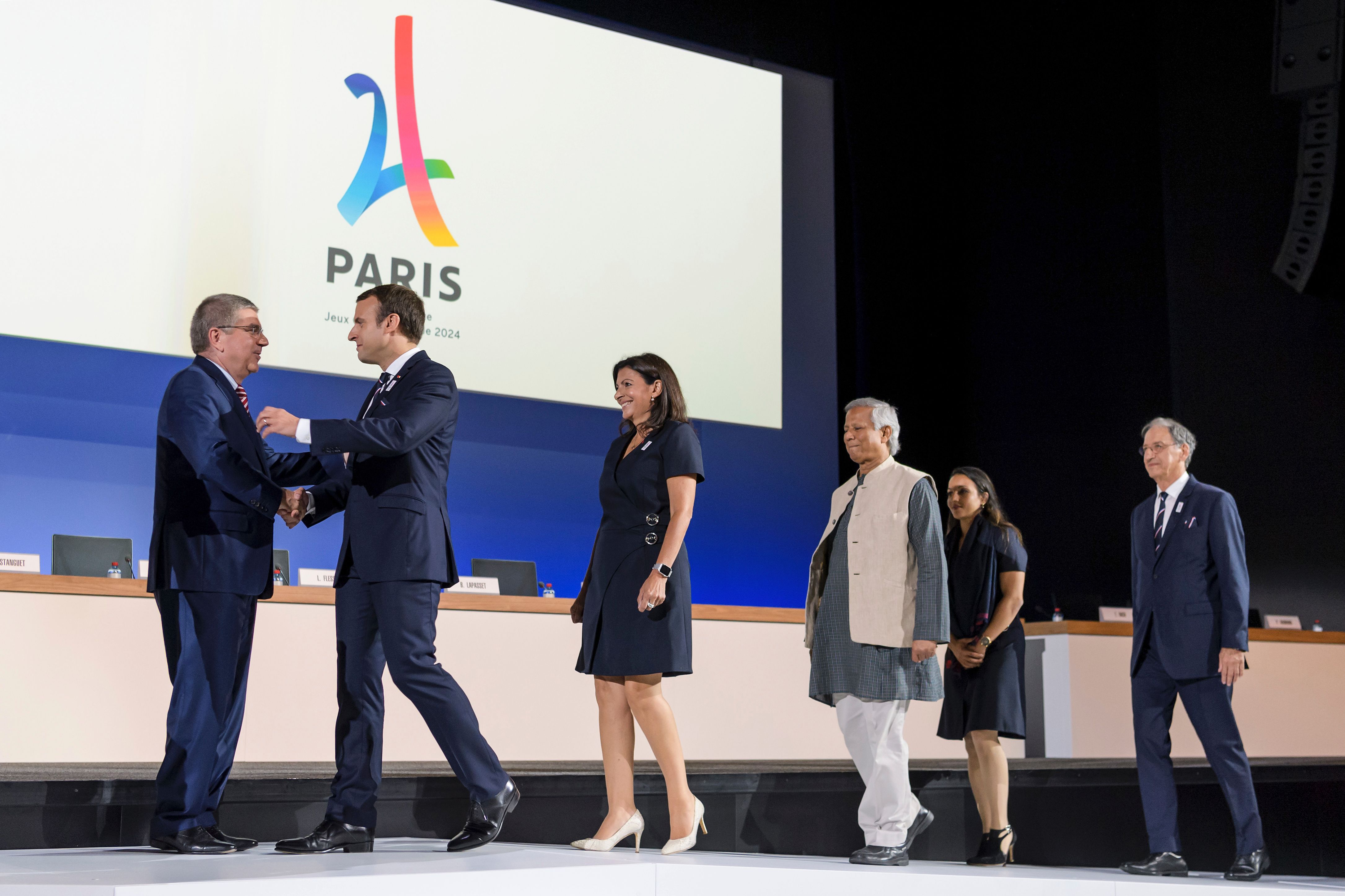 رئيس اللجنة الأولمبية يستقبل الرئيس الفرنسى ماكرون