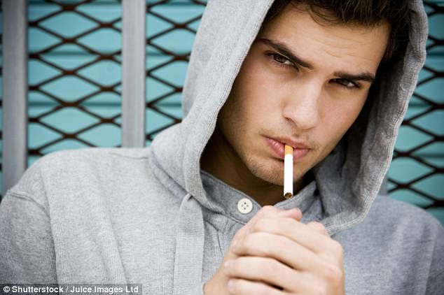 مشاهد التدخين ترفع خطر الاصابة بالامراض والوفاة المبكرة