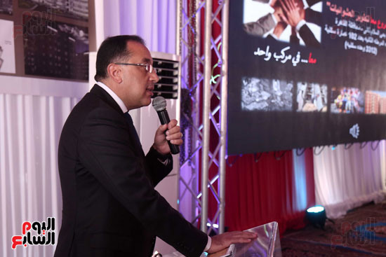 محمد صبحى ووزير الإسكان يضعان حجر أساس المرحة الثانية لمشروع معا (11)