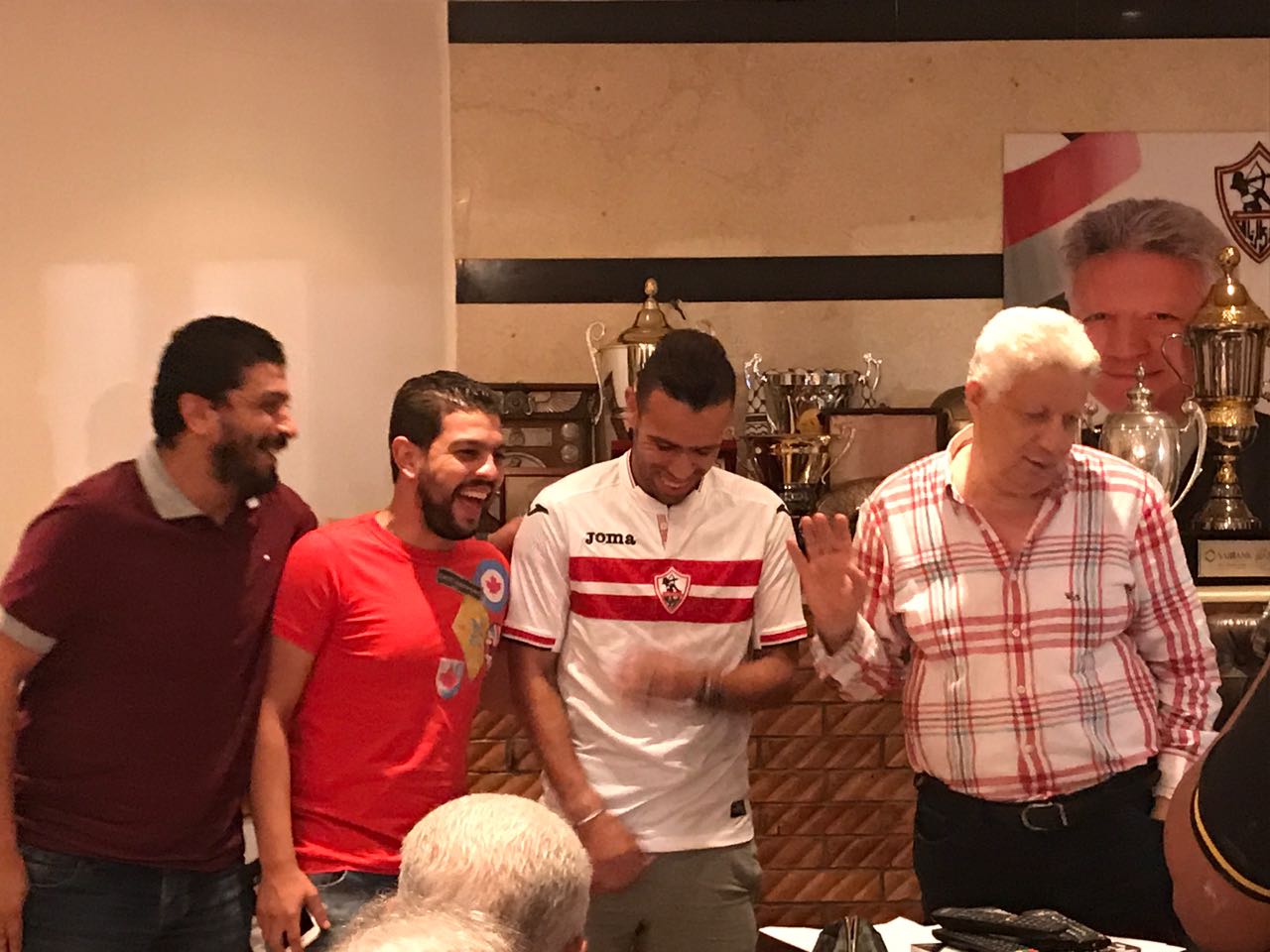 حازم إمام وقع عقود جديدة مع الزمالك