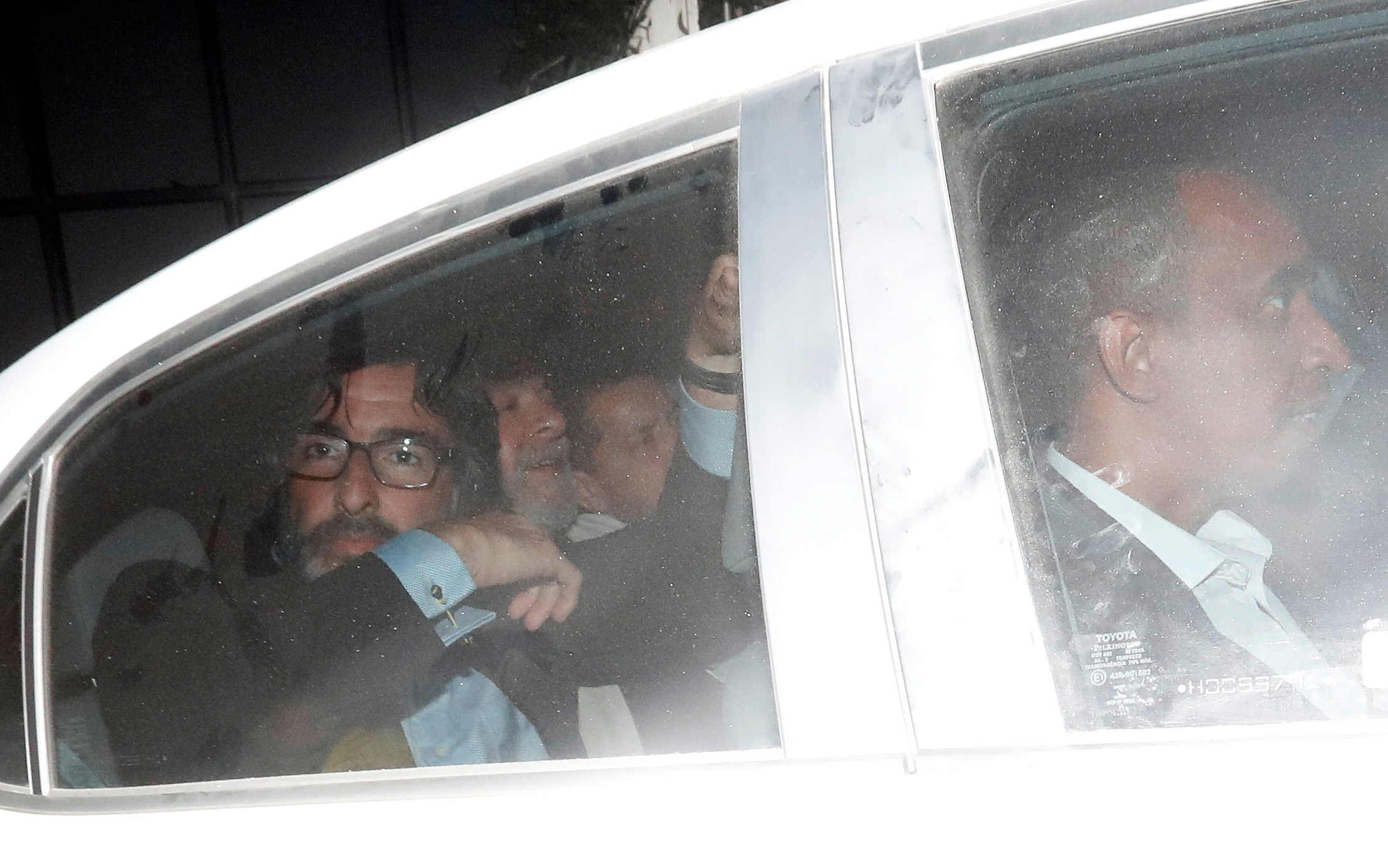 الرئيس البرازيلى الأسبق لويس إيناسيو لولا دا سيلفا يغادر مكتبه بعد الحكم بسجنه