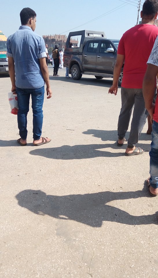 قوات الامن فى مكان الحادث (4)