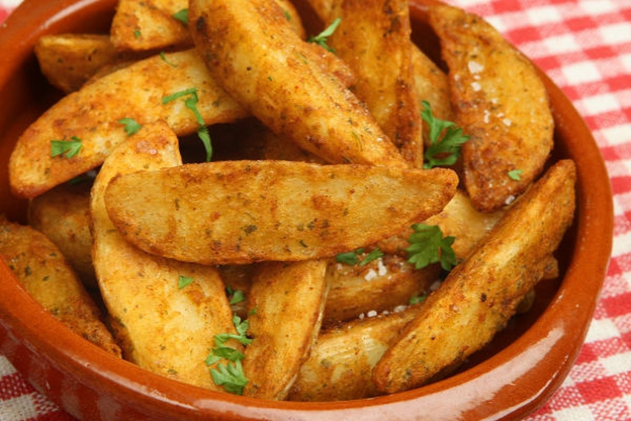 Potato dish. Блюда из картошки. Жареная картошка по турецки. Картофель по турецки.